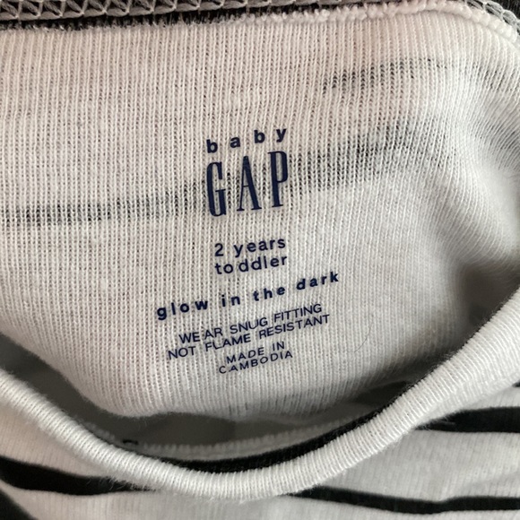 Gap Toddler Halloween Glow in the Dark Pajamas Size 2T - Picture 6 of 6